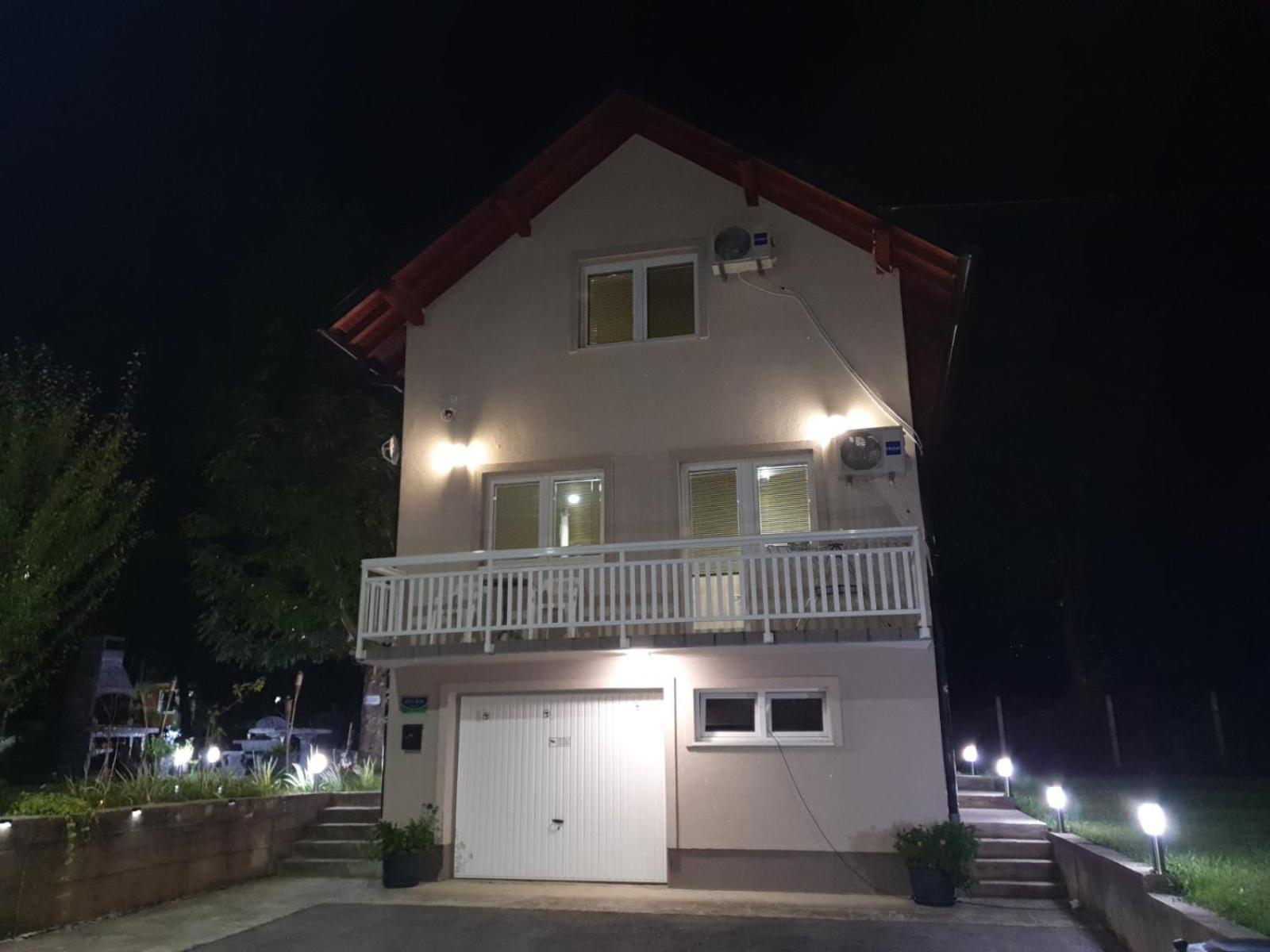House Apartment Azra Szarajevó Kültér fotó